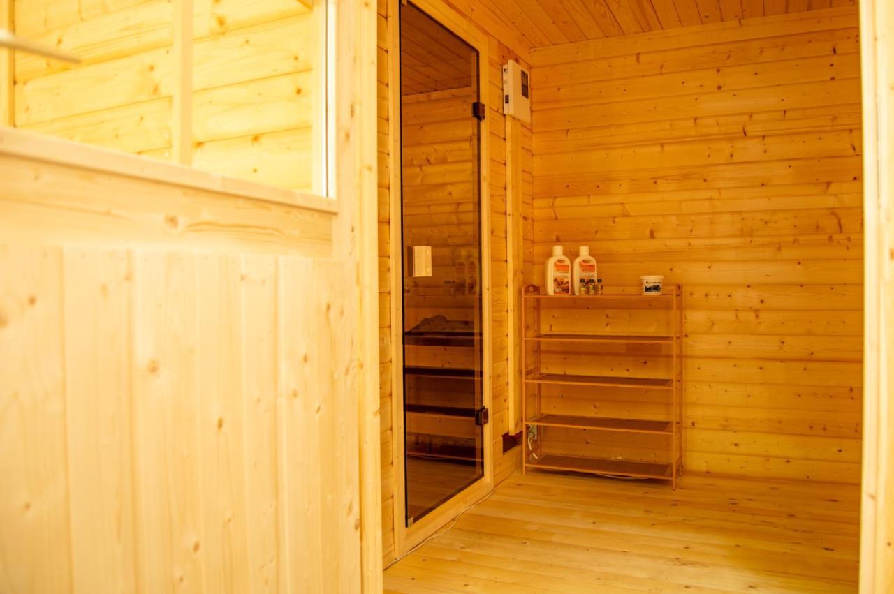 Wellnessoase Mitten In Der Wasserfallstadt Triberg *