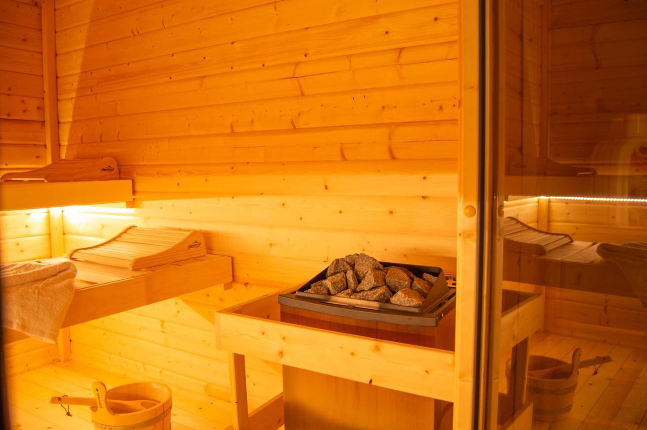 Wellnessoase Mitten In Der Wasserfallstadt Triberg *